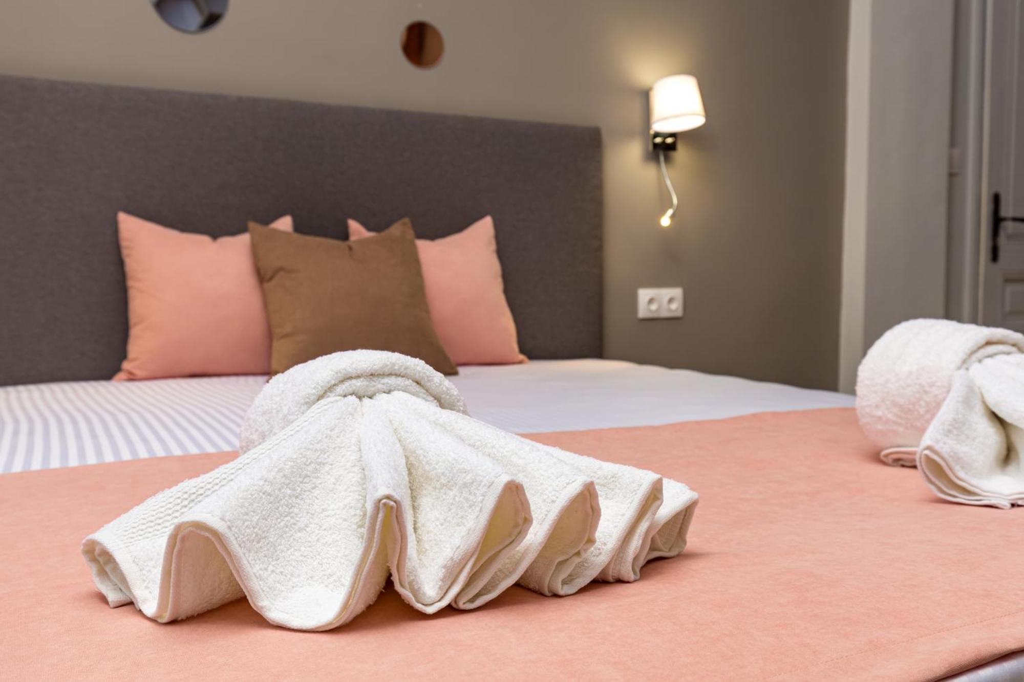 Kapana Guest House On Central Pedestrian Street With Parking Included プロヴディフ 部屋 写真